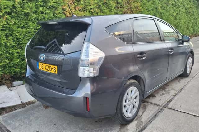 Toyota Prius (2012) thumbnail 4