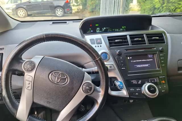 Toyota Prius (2012) thumbnail 6