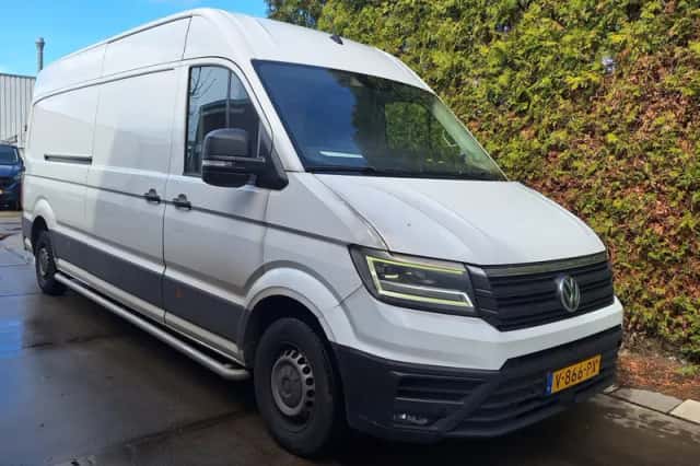 Volkswagen Crafter (2018) thumbnail 3