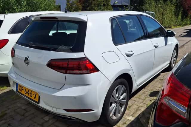Volkswagen Golf (2019) thumbnail 4