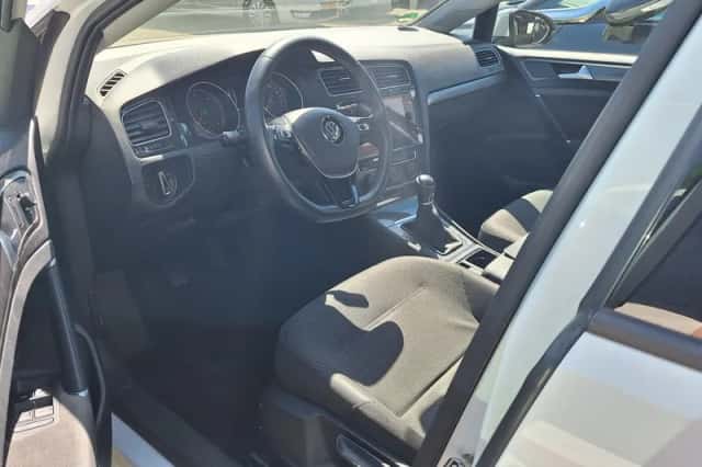 Volkswagen Golf (2019) thumbnail 5