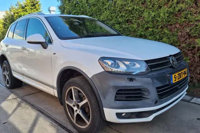 Volkswagen Touareg (2012) thumbnail 3