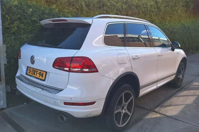 Volkswagen Touareg (2012) thumbnail 4