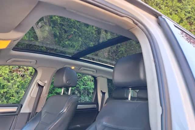 Volkswagen Touareg (2012) thumbnail 6