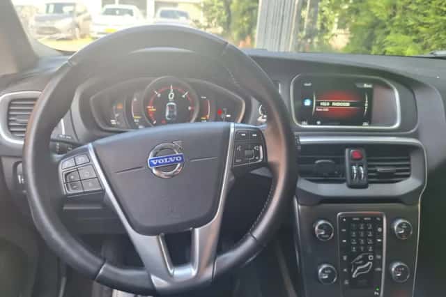 Volvo V40 (2015) thumbnail 6