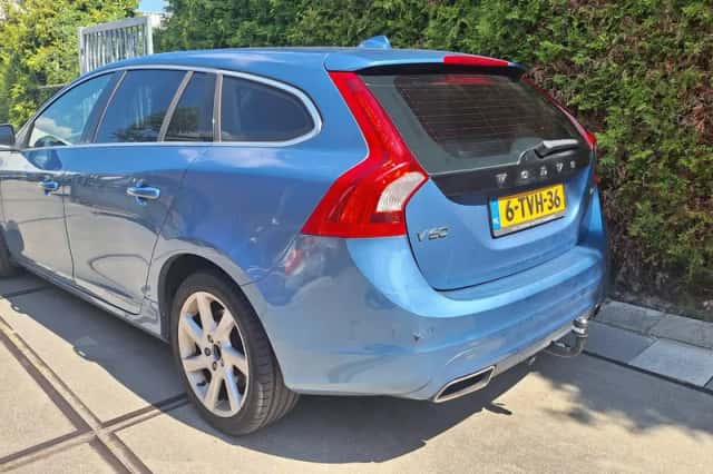 Volvo V60 (2014) thumbnail 2
