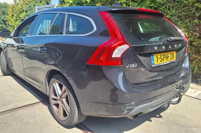 Volvo V60 (2011) thumbnail 4