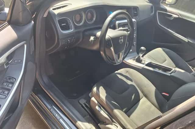 Volvo V60 (2011) thumbnail 5