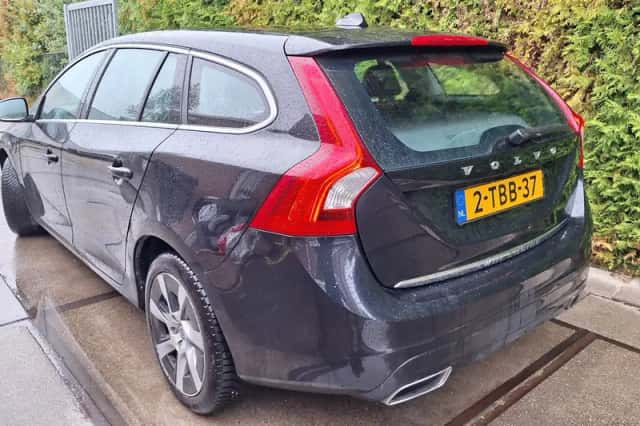 Volvo V60 (2013) thumbnail 2
