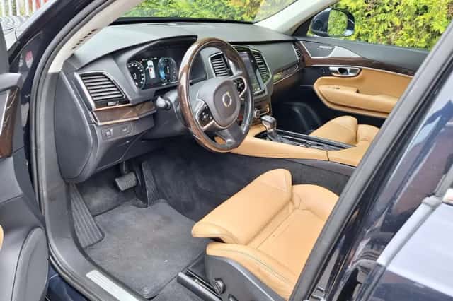 Volvo XC90 (2016) thumbnail 6