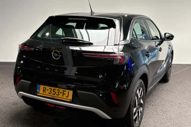 Opel Mokka-e (2022) thumbnail 2