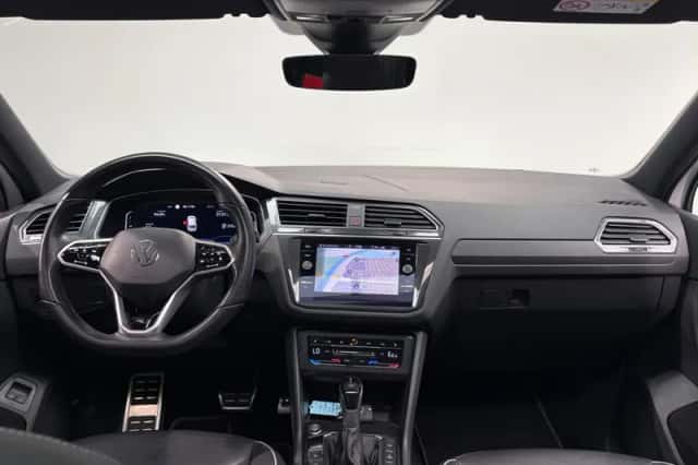 Volkswagen Tiguan (2023) thumbnail 3