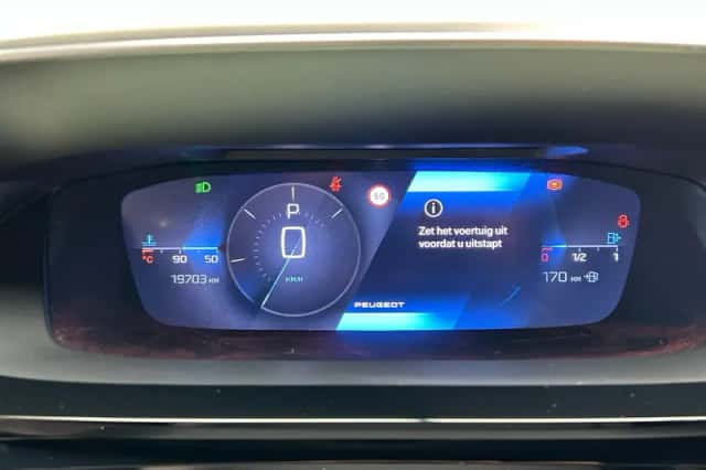 Peugeot 408 (2024) thumbnail 3