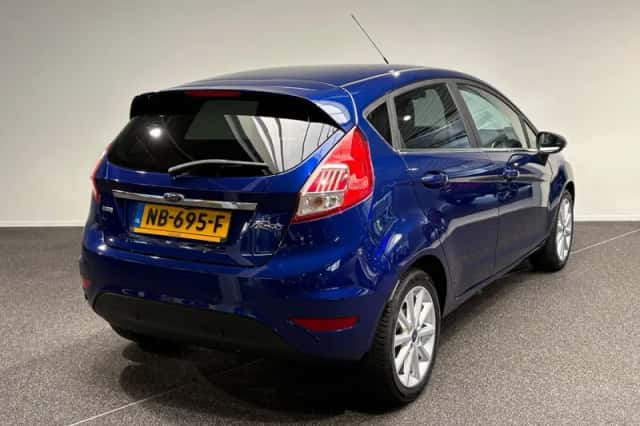 Ford Fiesta (2017) thumbnail 2