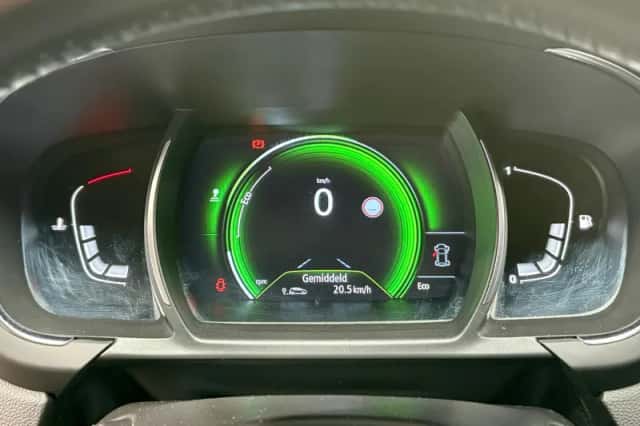 Renault Scénic (2018) thumbnail 4