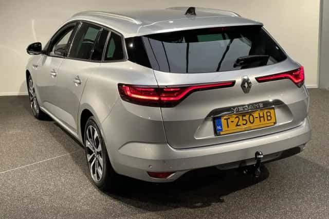 Renault Mégane (2023) thumbnail 6