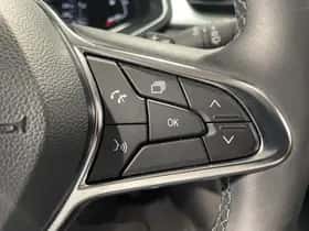 Renault Captur (2022) thumbnail 18