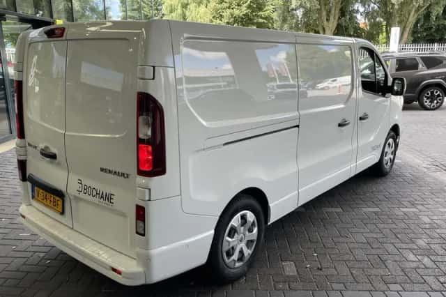 Renault Trafic (2024) thumbnail 4