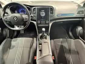 Renault Mégane (2019) thumbnail 3