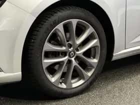 Renault Mégane (2019) thumbnail 25