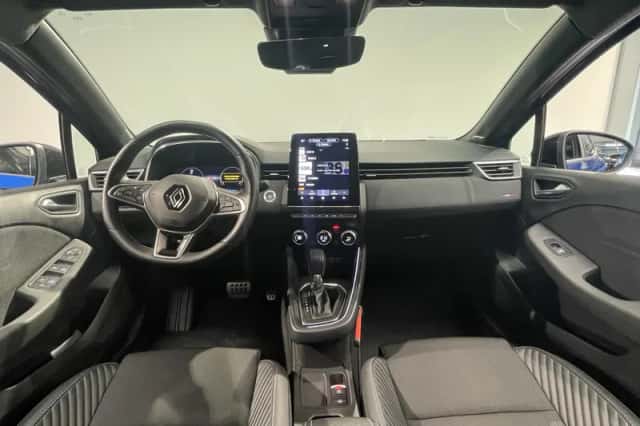 Renault Clio (2024) thumbnail 3