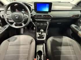 Dacia Sandero Stepway (2022) thumbnail 3