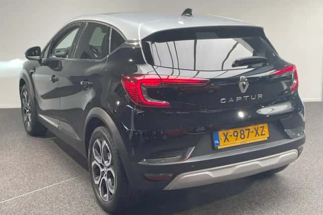 Renault Captur (2024) thumbnail 6
