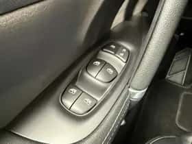 Nissan Qashqai (2021) thumbnail 18