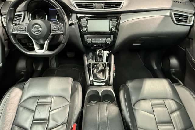 Nissan Qashqai (2021) thumbnail 3