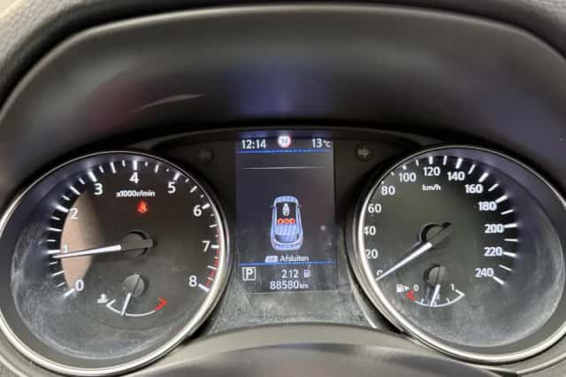 Nissan Qashqai (2021) thumbnail 4