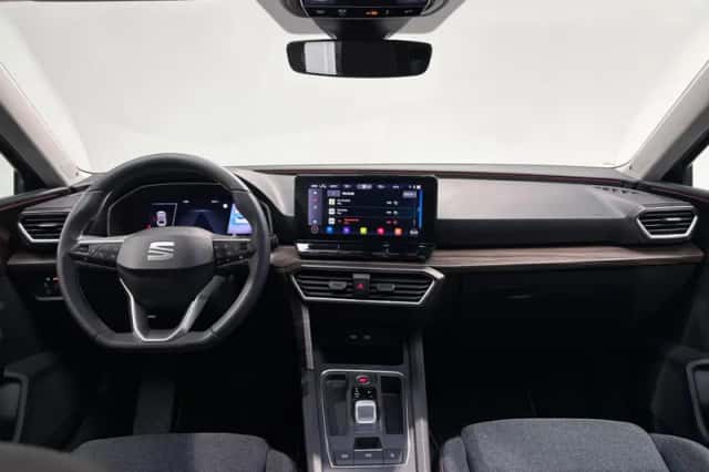 SEAT Leon (2022) thumbnail 3