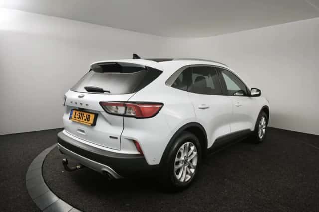 Ford Kuga (2021) thumbnail 2