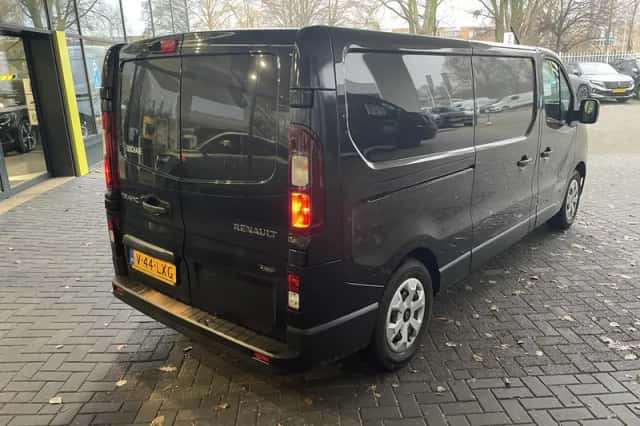 Renault Trafic (2025) thumbnail 2