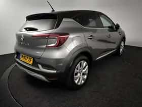 Renault Captur (2022) thumbnail 2