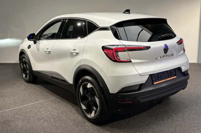 Renault Captur (2025) thumbnail 4