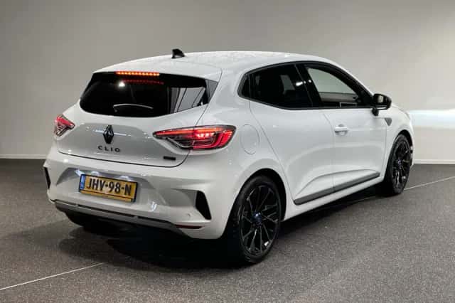 Renault Clio (2025) thumbnail 2