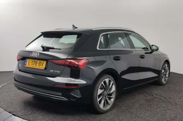 Audi A3 (2021) thumbnail 2