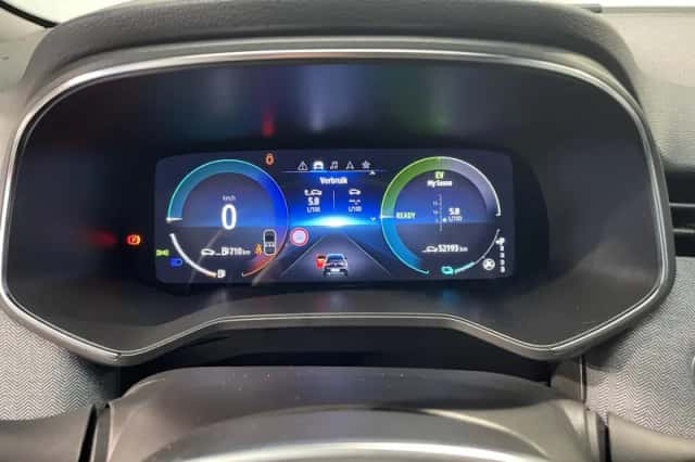 Renault Clio (2023) thumbnail 3