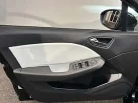 Renault Clio (2022) thumbnail 25