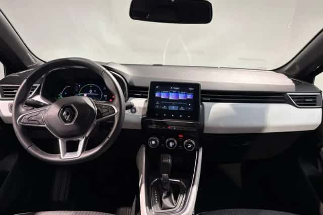 Renault Clio (2022) thumbnail 3