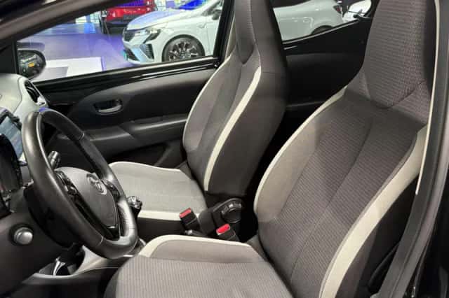 Toyota Aygo (2021) thumbnail 5
