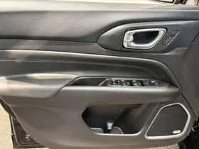 Jeep Compass (2022) thumbnail 28