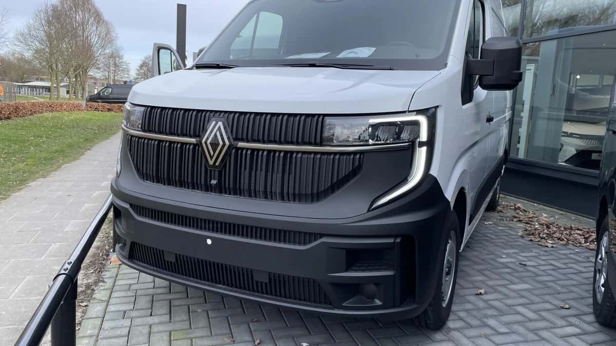 Renault Master (2024) — foto 1
