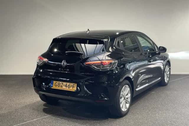 Renault Clio (2024) thumbnail 2