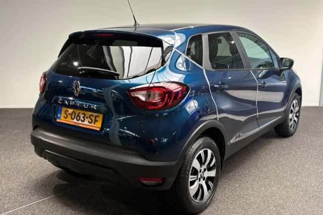 Renault Captur (2019) thumbnail 2