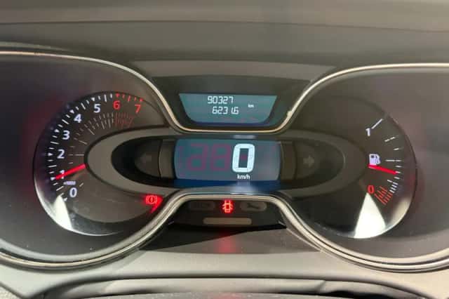 Renault Captur (2019) thumbnail 4