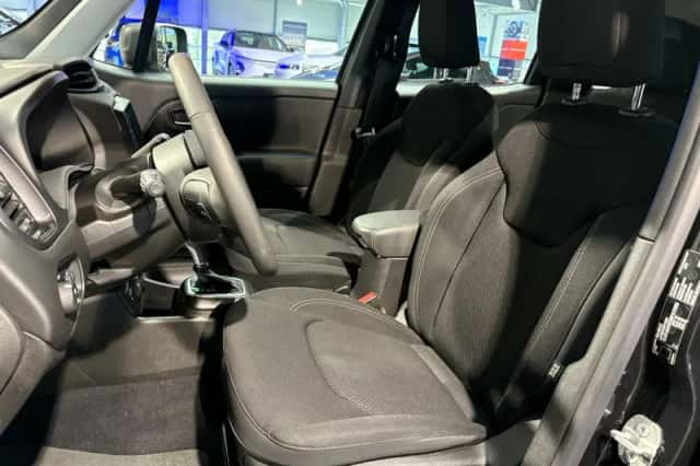 Jeep Renegade (2021) thumbnail 5