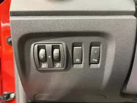 Renault Captur (2017) thumbnail 25