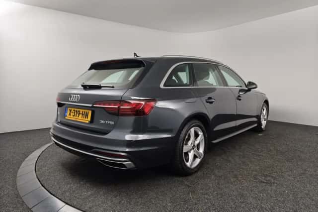 Audi A4 (2023) thumbnail 2