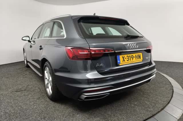 Audi A4 (2023) thumbnail 6
